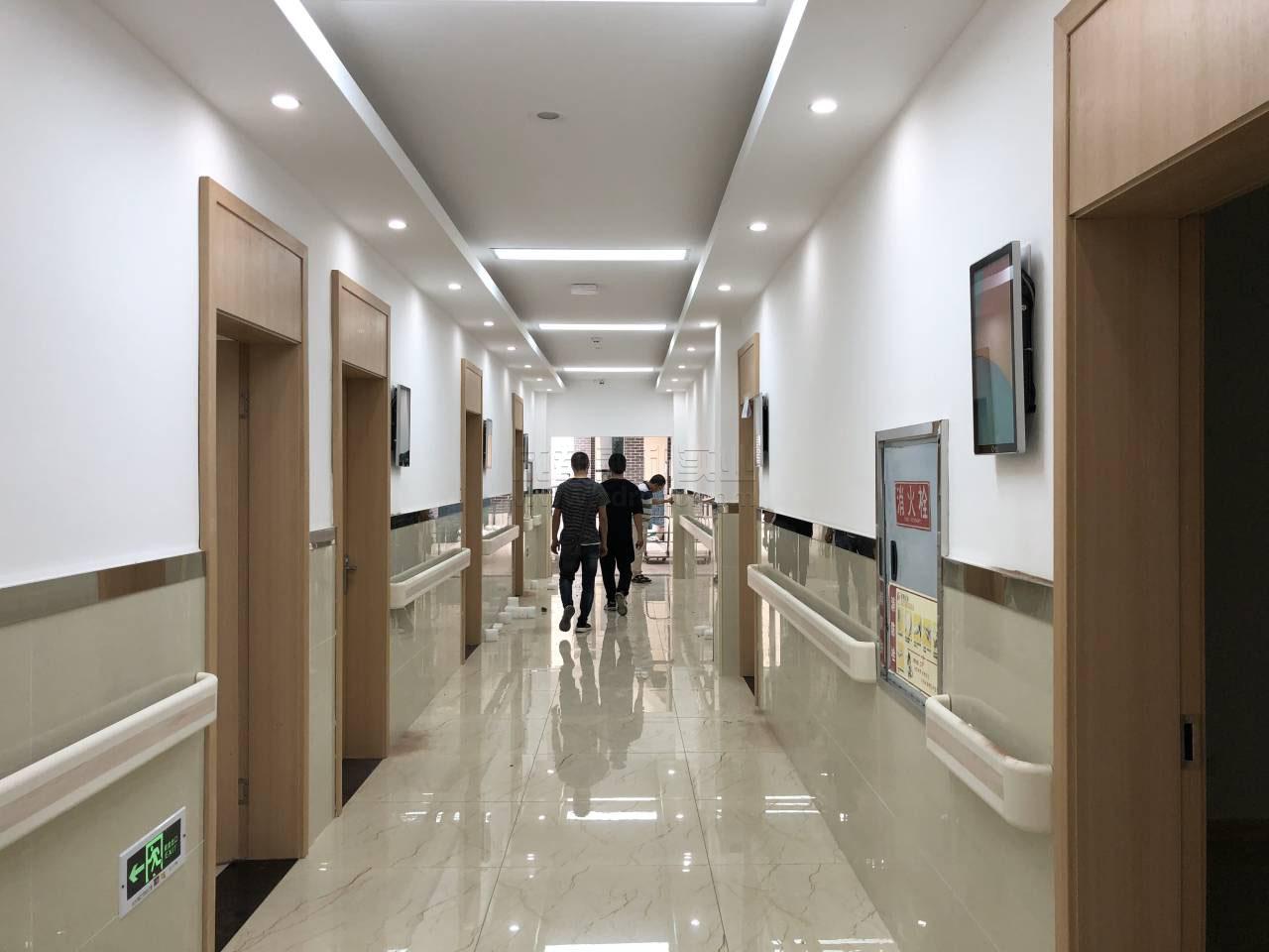 智慧衛(wèi)生服務(wù)中心排隊系統(tǒng)豎屏顯示安裝配置