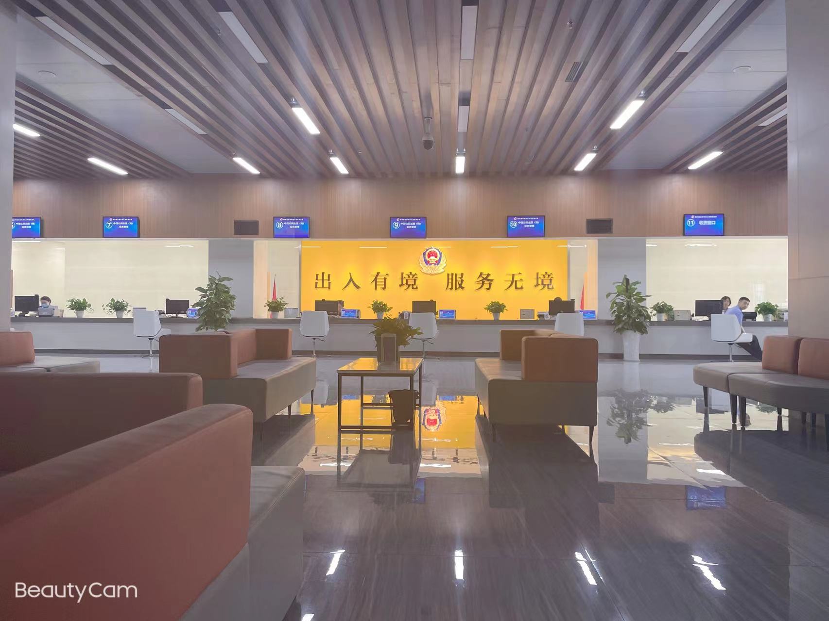 四川公安出入境總隊大廳評價系統(tǒng)全面升級(嵌入全國版業(yè)務(wù)系統(tǒng))開啟智能新篇章。效果圖